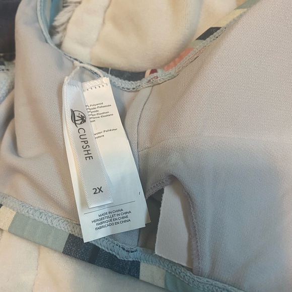 Cupshe 2lx 2piece bathing suits - Picture 3 of 4